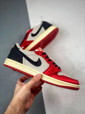 AJ 1 Low x High Trophy Room – Rookie Card