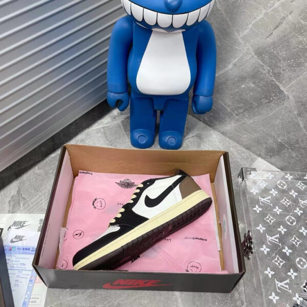AJ1 Low Dark Mocha
