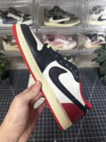 AJ1 Low Travis Scott Chicago