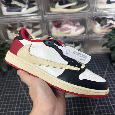 AJ1 Low Travis Scott Chicago