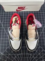 AJ1 Low Travis Scott Chicago