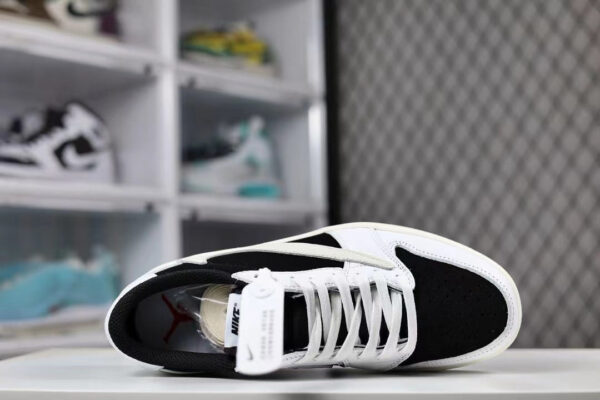 AJ1 Low Travis Scott Reverse Black