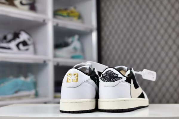 AJ1 Low Travis Scott Reverse Black