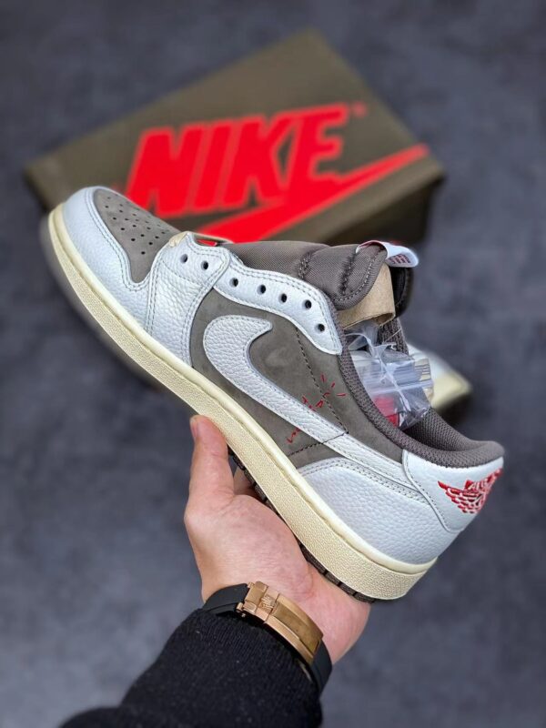 AJ1 Low Travis Scott Reverse Mocha