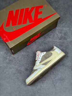 AJ1 Low Travis Scott Reverse Mocha