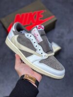 AJ1 Low Travis Scott Reverse Mocha