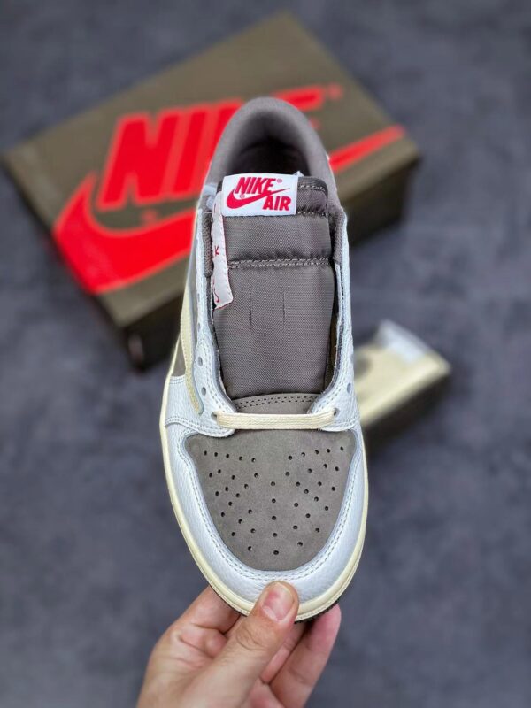AJ1 Low Travis Scott Reverse Mocha