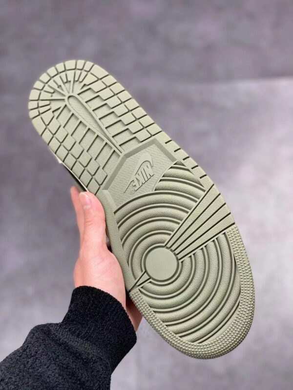AJ1 Low Travis Scott Reverse Olive