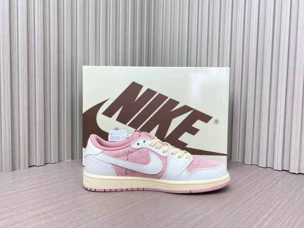 AJ1 Low Travis Scott Shy Pink