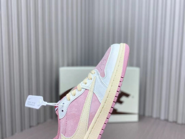 AJ1 Low Travis Scott Shy Pink