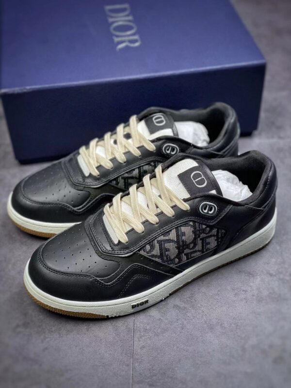 B27 Low-Top Black Oblique