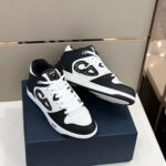 B57 Mid-Top Black Oblique
