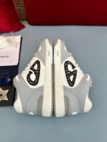 B57 Mid-Top Grey Oblique