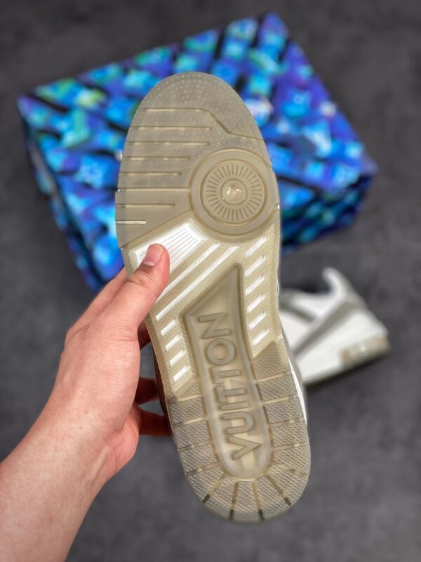 LV Trainers Grey