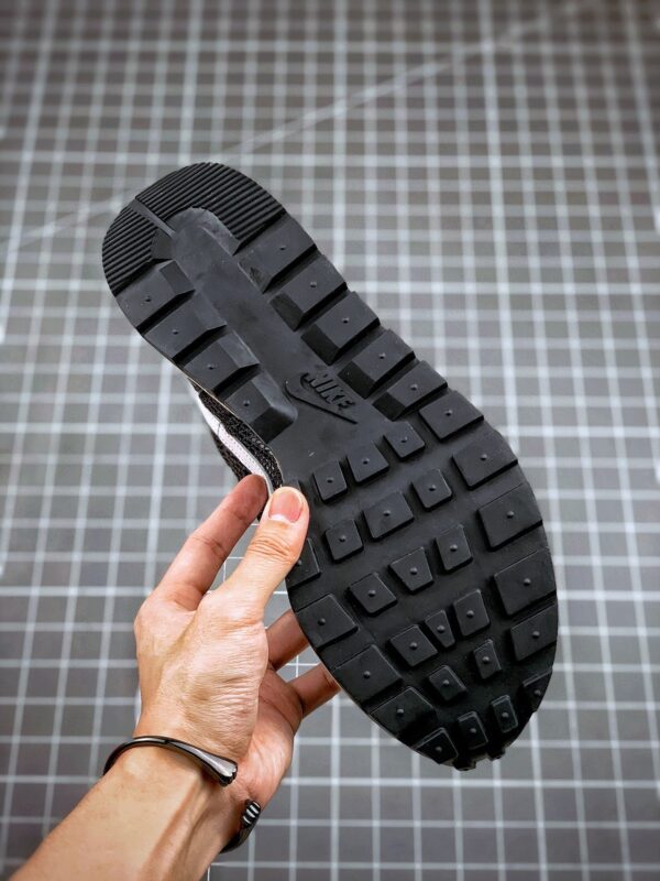 Sacai Vaporwaffle Black White
