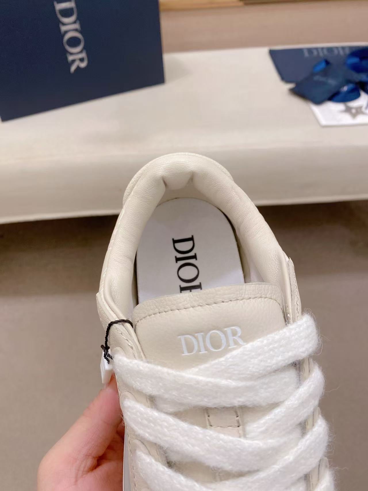 B33 Spin Sneaker White
