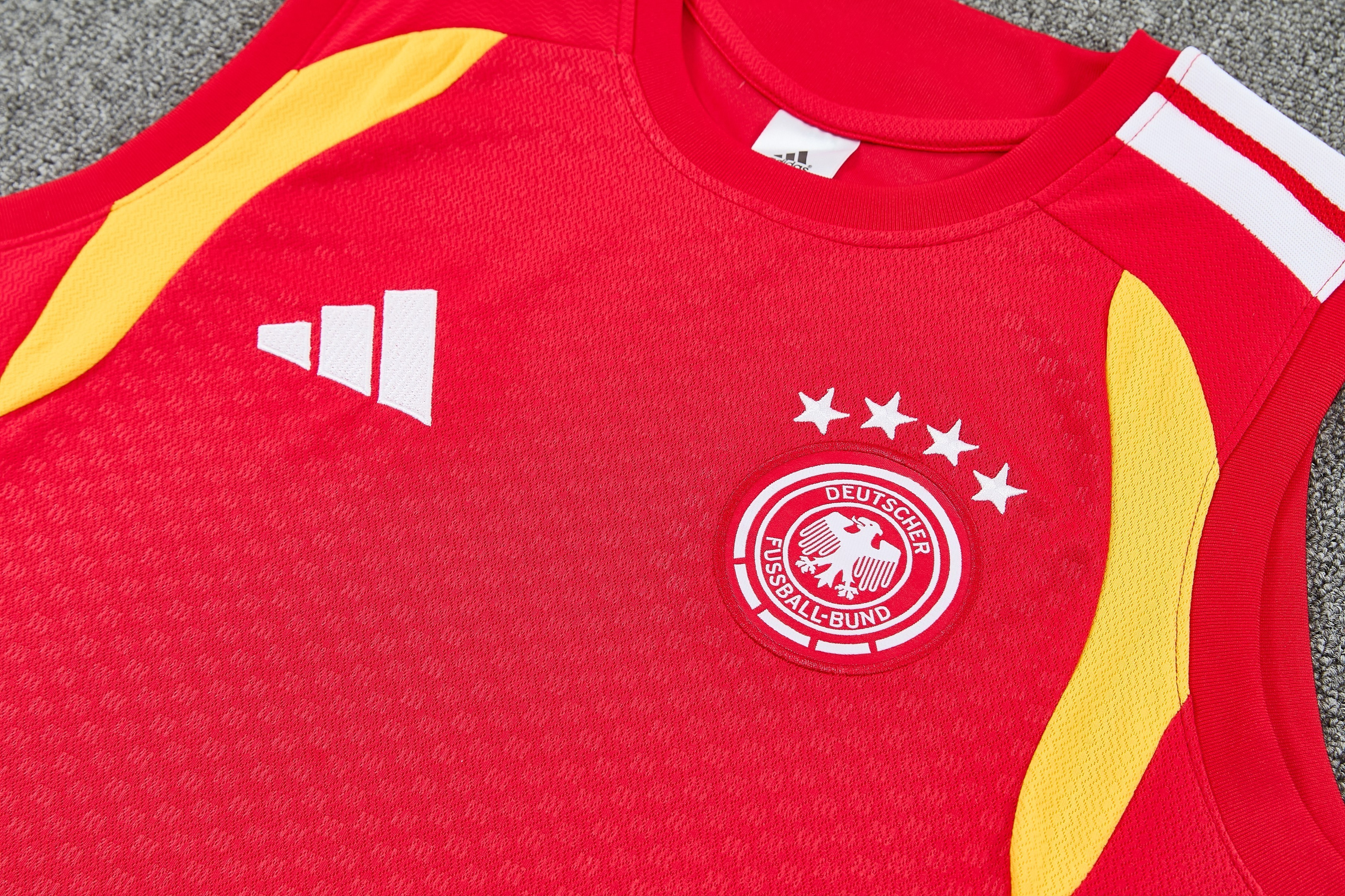 Germany 2026-27 Sleeveless Training Set Men Soccer Kit – Red - Jersey Teams