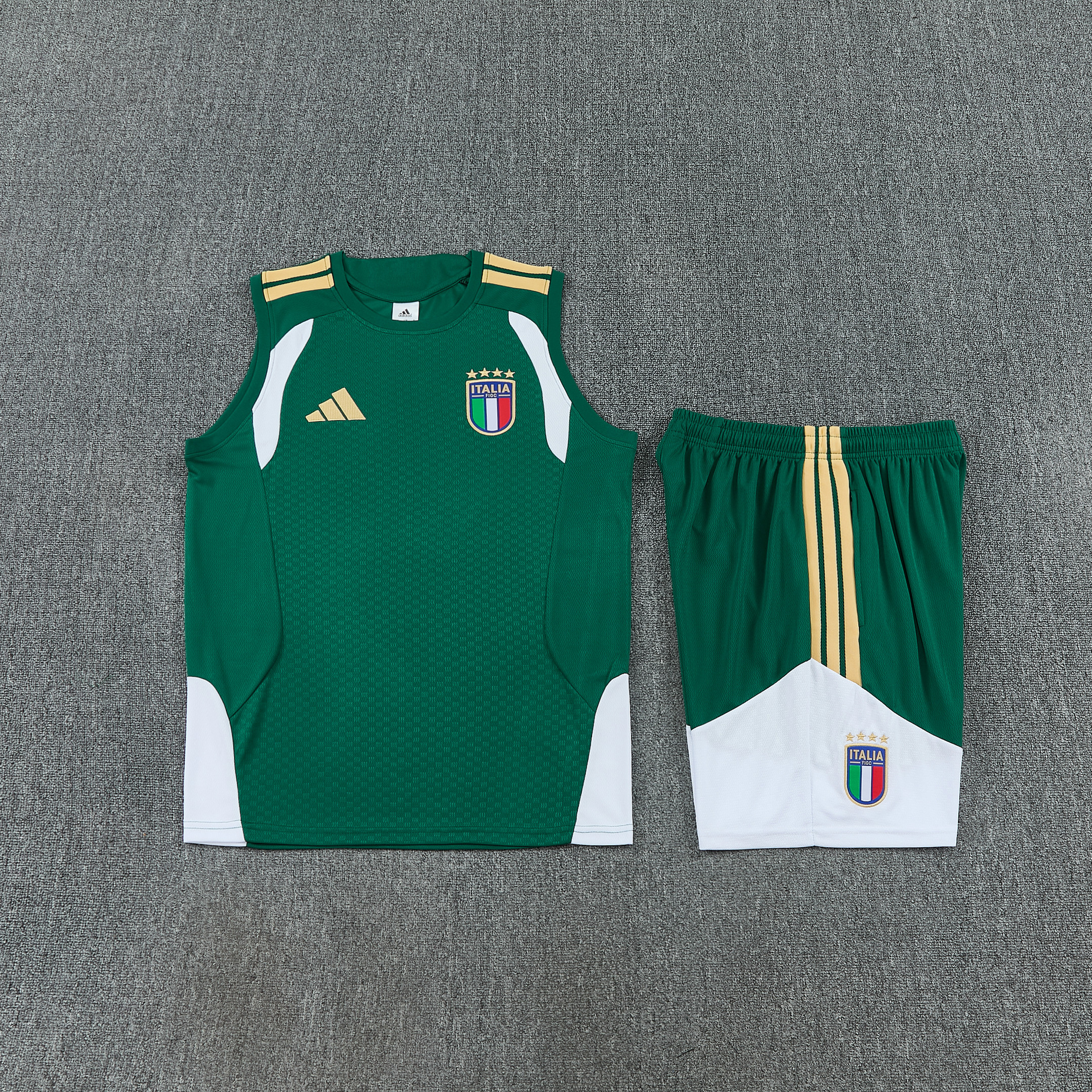 Italy 2026-27 Sleeveless Training Set Men Soccer Kit – Green - Jersey Teams