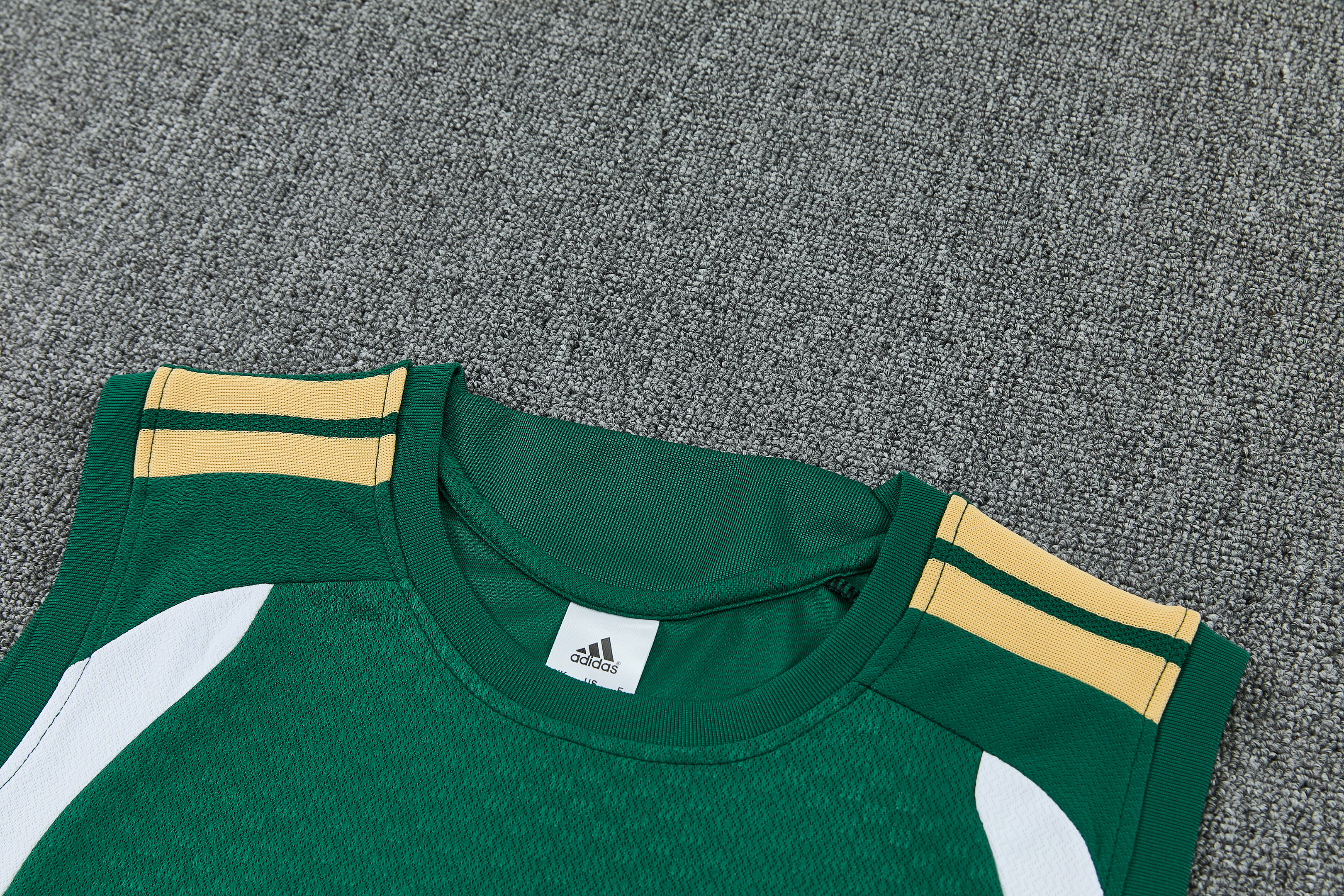 Italy 2026-27 Sleeveless Training Set Men Soccer Kit – Green - Jersey Teams