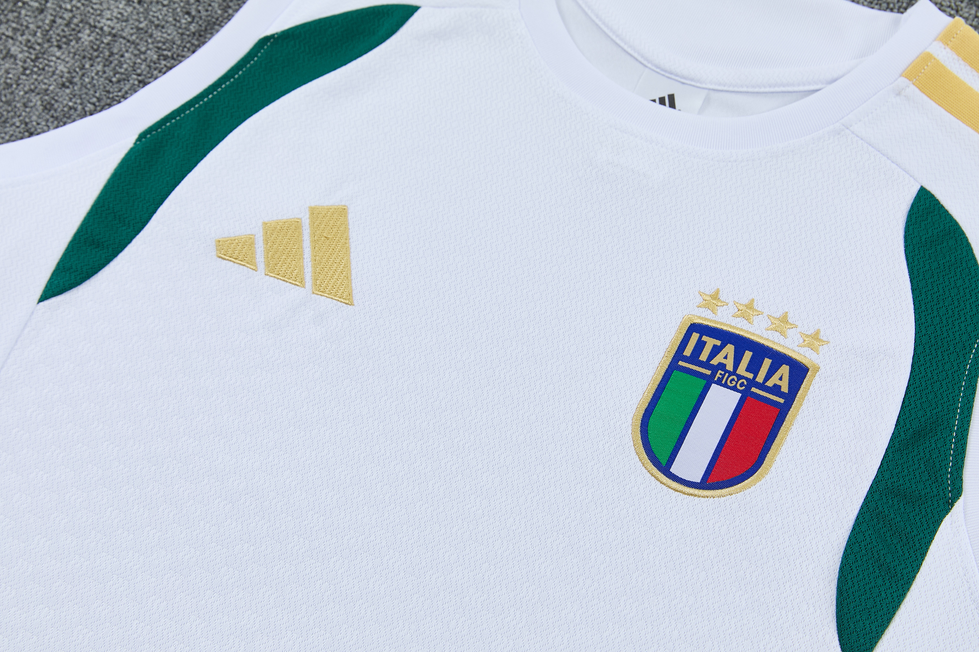 Italy 2026-27 Sleeveless Training Set Men Soccer Kit – White - Jersey Teams
