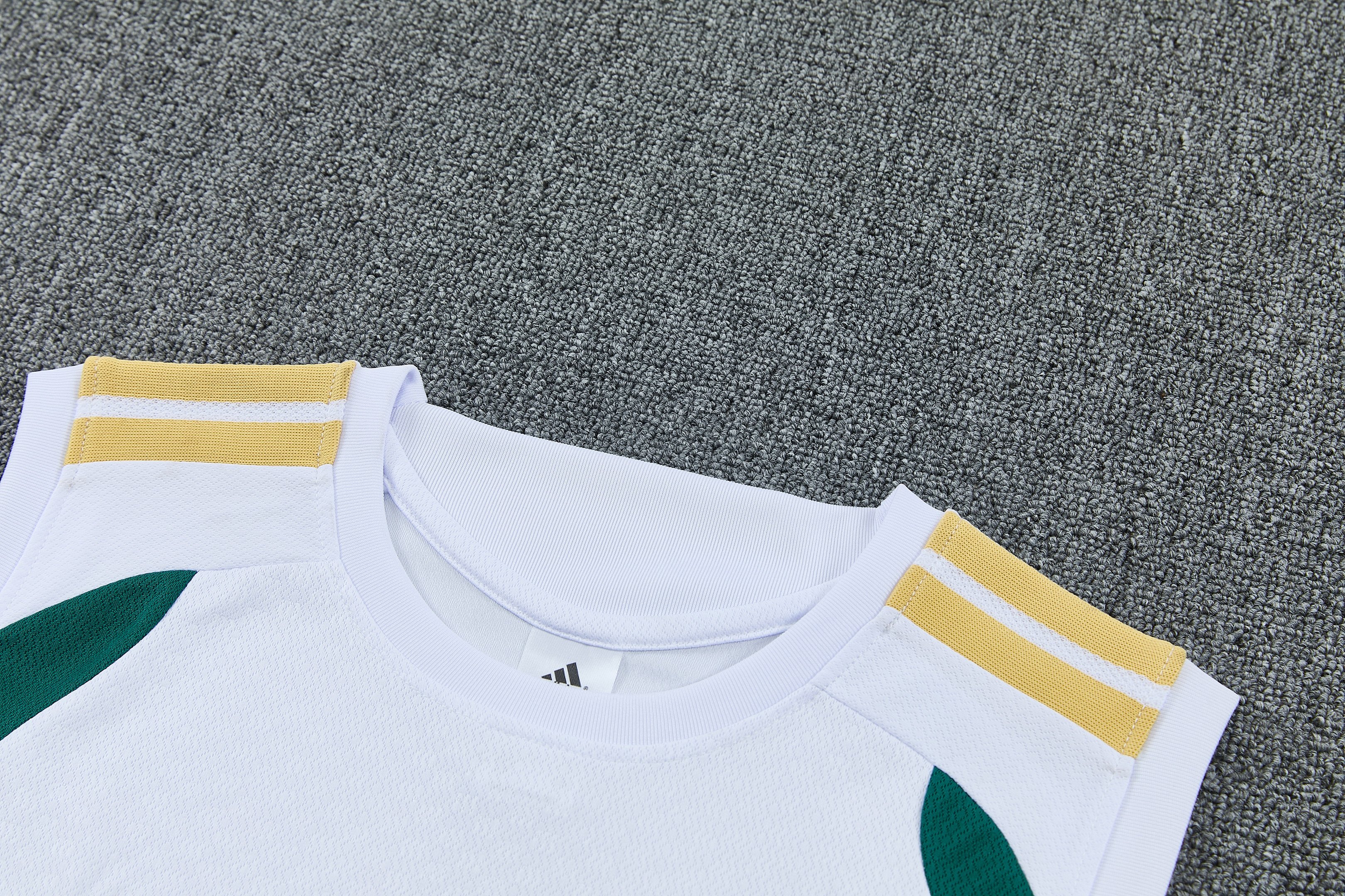 Italy 2026-27 Sleeveless Training Set Men Soccer Kit – White - Jersey Teams