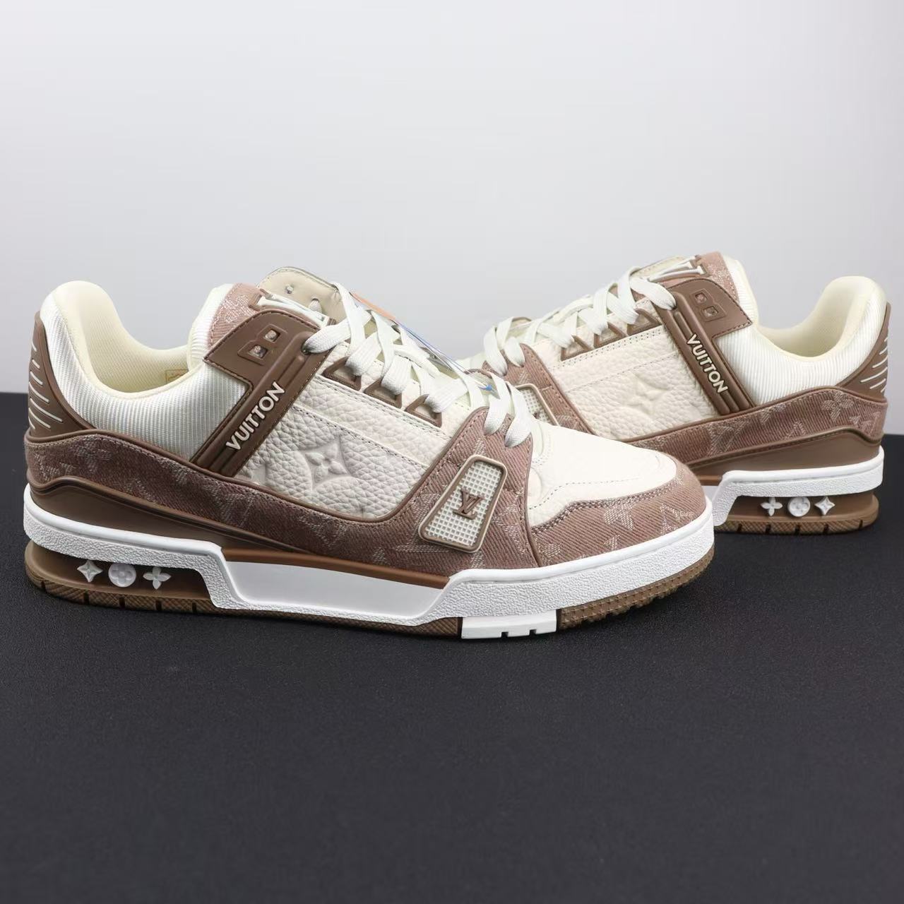 LV Trainers Brown