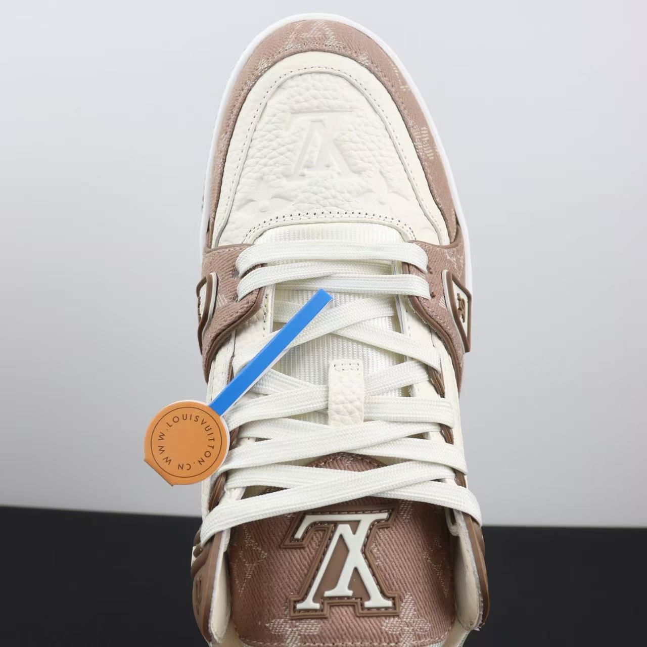 LV Trainers Brown