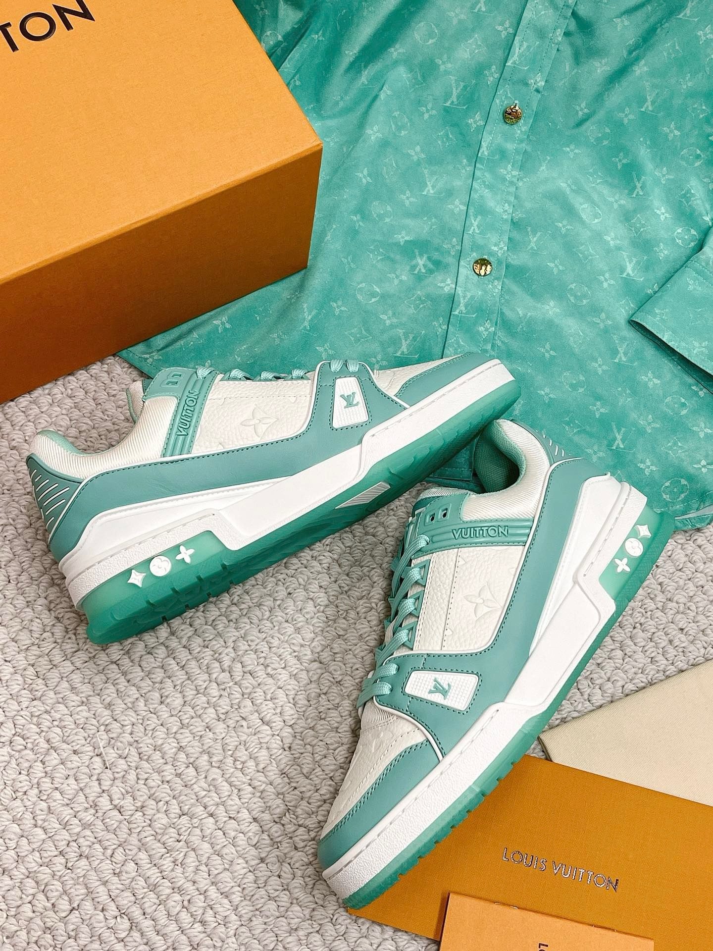 LV Trainers Mint