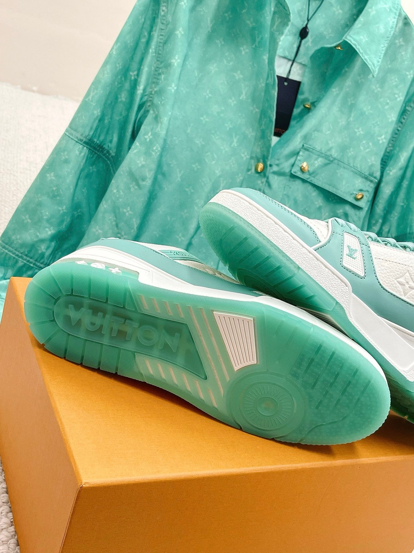 LV Trainers Mint