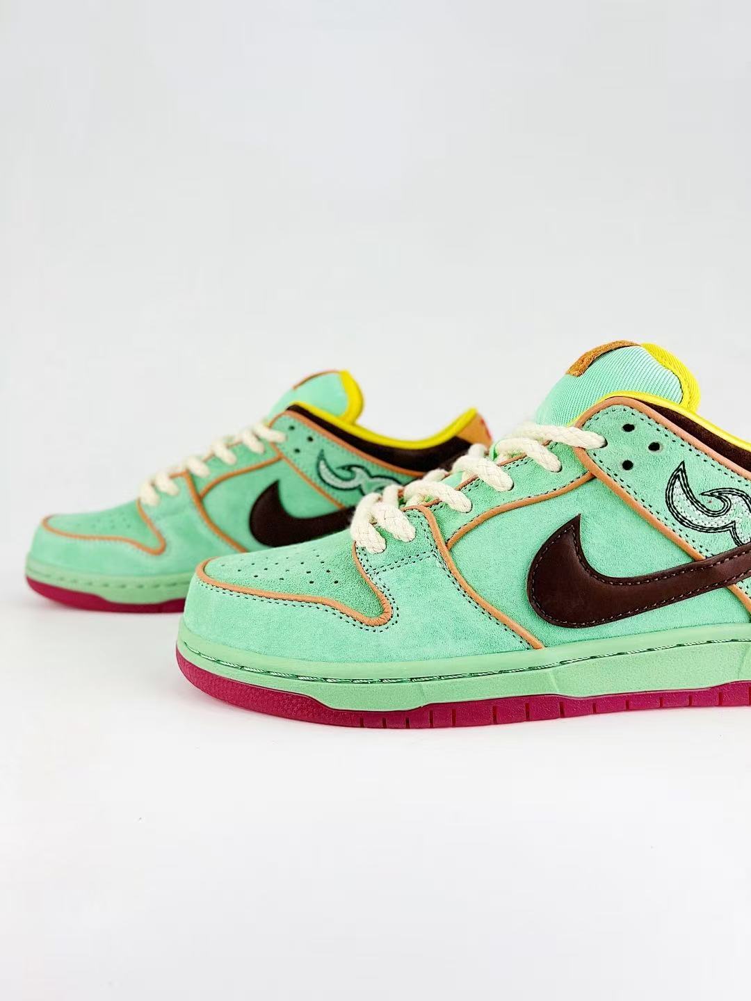 SB Dunk X Rodeo