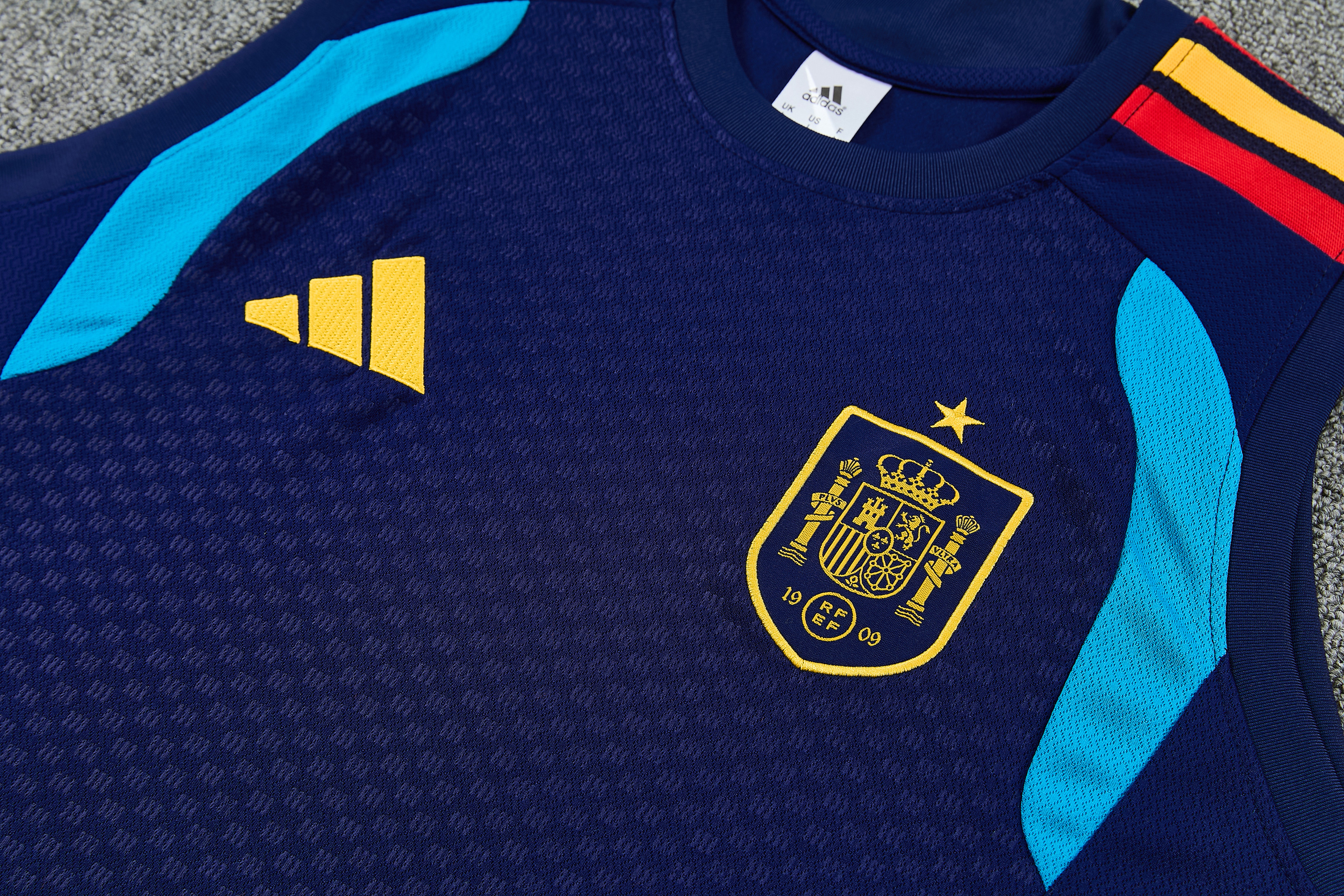 Spain 2026-27 Sleeveless Training Set Men Soccer Kit – Navy Blue - Jersey Teams